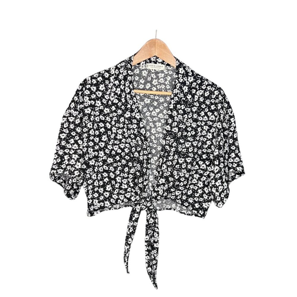 Jon & Anna Contemporary Crop Top Front Tie Knot Black & White Floral Size Large
